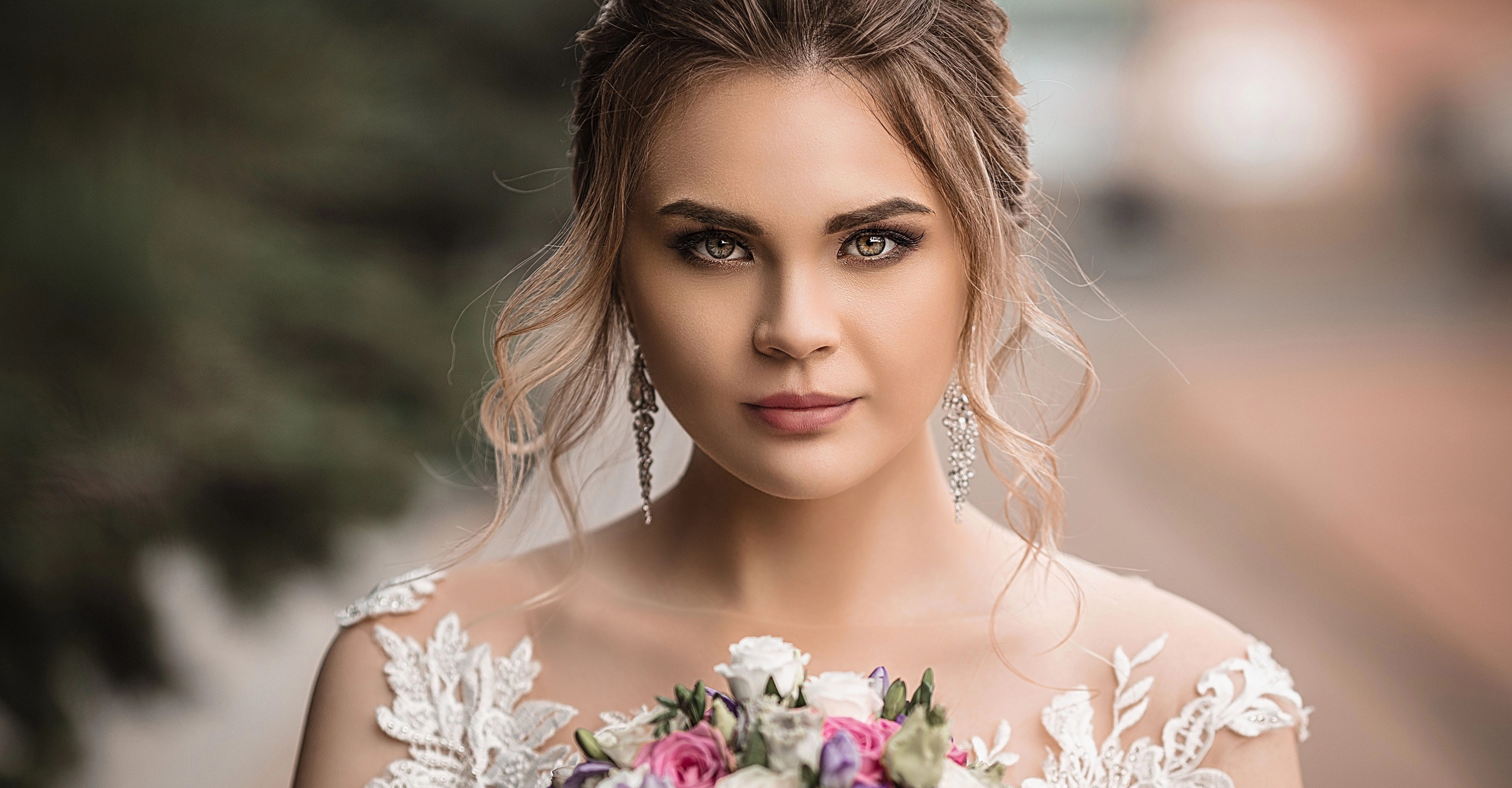 graphic of 5 pictures that show how they look before and after an editing preset is applied