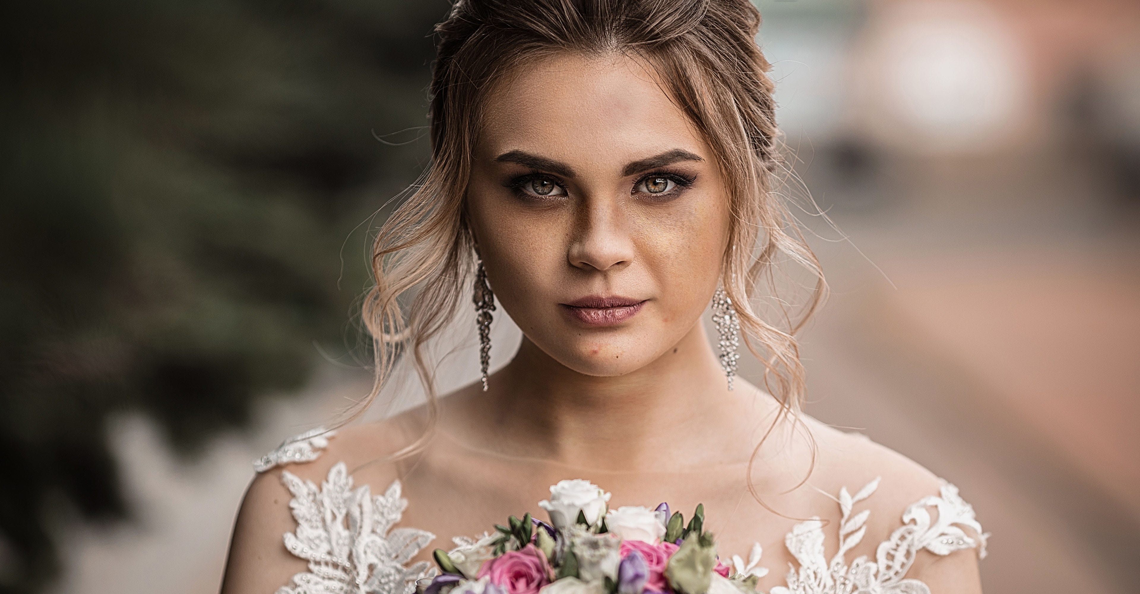 graphic of 5 pictures that show how they look before and after an editing preset is applied